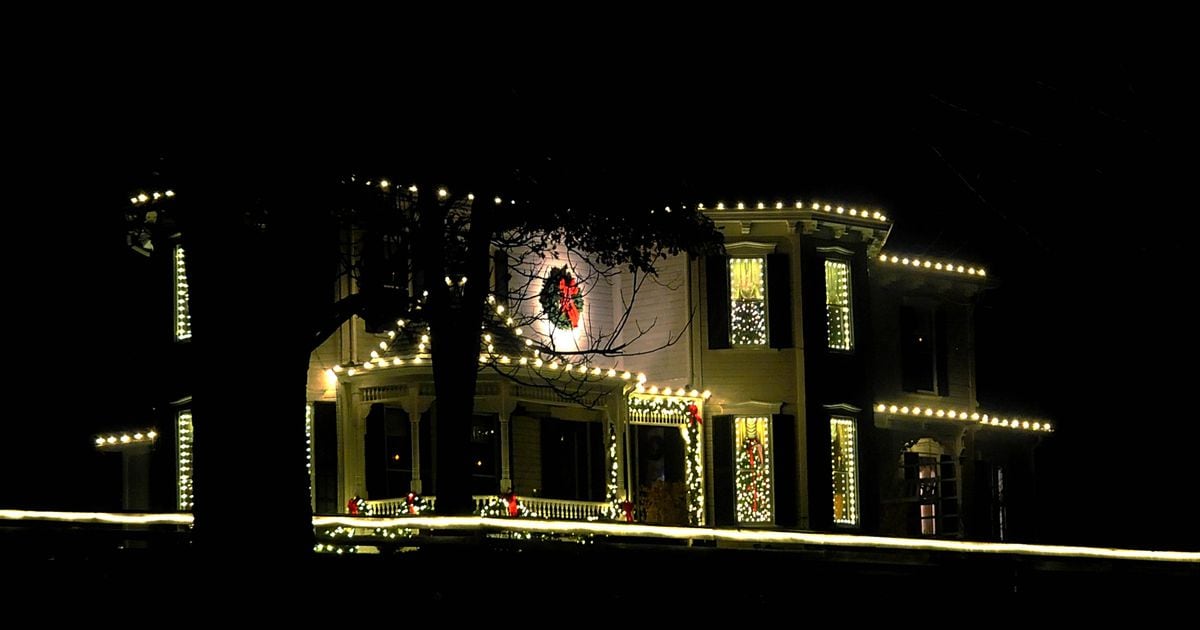 Holiday Lights at Lost Creek Reserve | Christmas lights near Dayton