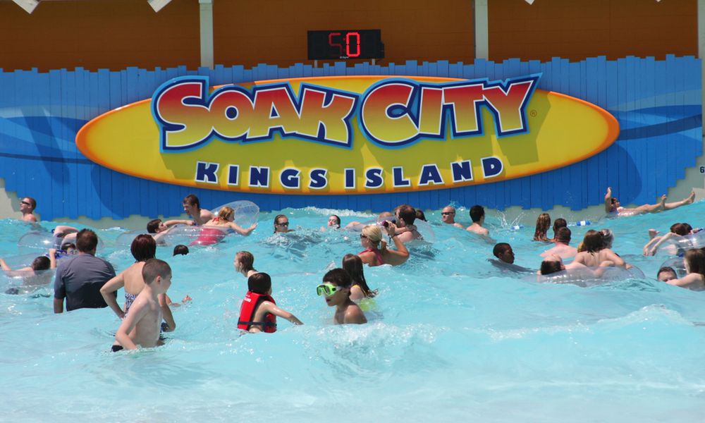 Kings Island's new waterpark features more than 50 water activities for guests of all ages Soak City features more than 50 water activities, including thrill rides, family attractions, kids' play areas, and plenty of lounging room for grown ups. A 650,000-gallon wave pool - Tidal Wave Bay - and the interactive Splash River highlight the new attractions in Soak City.