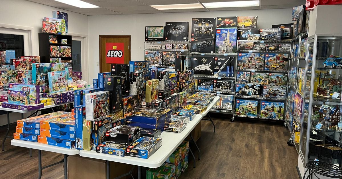 LEGO shop moving new location