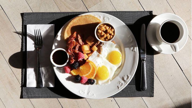 Patrons at a Maine restaurant got free breakfasts thanks to a customer who paid everyone's bill.